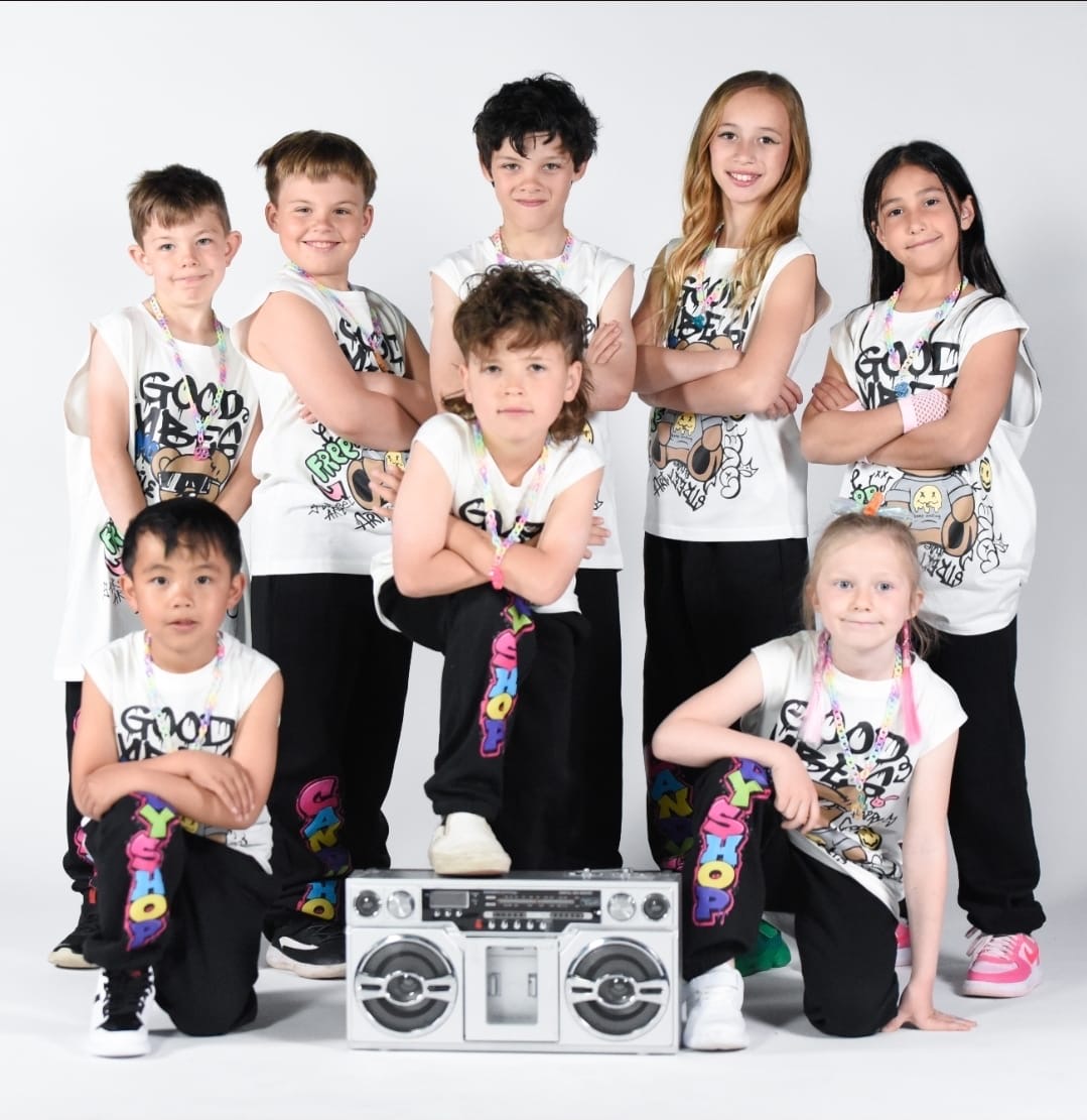 Chicos crew posing together at Pound It
